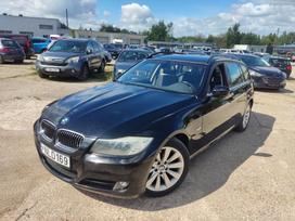 BMW 318, universalas