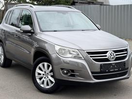 Volkswagen Tiguan, 1.4 l., Внедорожник / Кроссовер