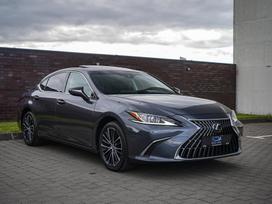 Lexus ES 300h, 2.5 l., Седан