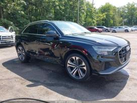 Audi Q8, off-road / crossover