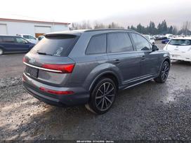 Audi Q7, 3.0 l., off-road / crossover