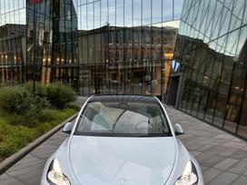 Tesla Model Y, 81 kWh, visurgājējs / krosovers