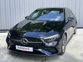 Mercedes-Benz A180, 1.3 l., Седан