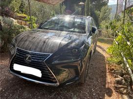 Lexus NX 300h, 2.5 l., off-road / crossover