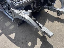 Lexus RX 450h+ virsbūves detaļas