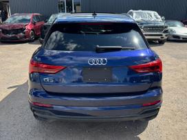 Audi Q3, 2.0 l., off-road / crossover