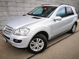 Mercedes-Benz ML320, 3.0 l., off-road / crossover