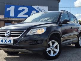 Volkswagen Tiguan, 2.0 l., Внедорожник / Кроссовер