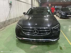 Mercedes-Benz E200, 1.6 l., saloon / sedan
