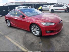 Tesla Model S, Седан