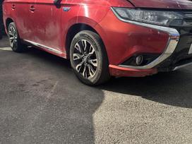 Mitsubishi Outlander dalimis. Detaliu pristatymas