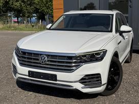 Volkswagen Touareg, 3.0 l., off-road / crossover