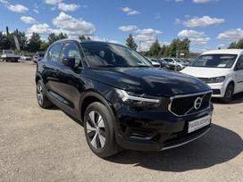 Volvo XC40, 2.0 l., off-road / crossover