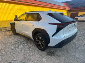 Toyota bZ4X, 71 кВт·ч, Внедорожник / Кроссовер