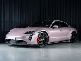 Porsche Taycan, Седан