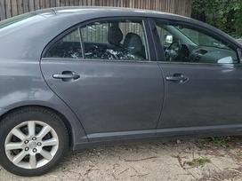 Toyota Avensis dalimis