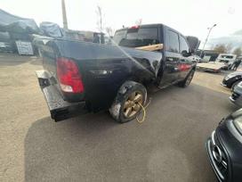 Dodge RAM dalimis. 300kw 5 7 hemi porankis