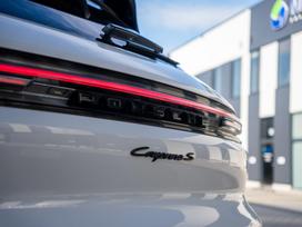 Porsche Cayenne, 3.0 l., Внедорожник / Кроссовер