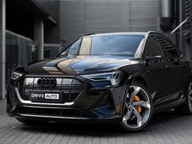 Audi e-tron S, off-road / crossover