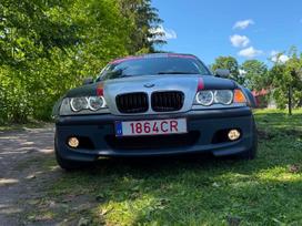 BMW 323, Седан