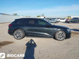 Audi Q8 e-tron, Ly9t, Audi q8 e tron premium
