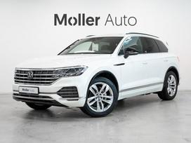Volkswagen Touareg, 3.0 l., off-road / crossover