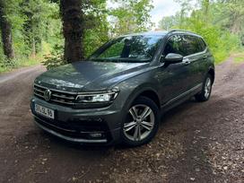 Volkswagen Tiguan, 2.0 l., Внедорожник / Кроссовер