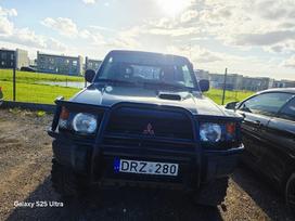 Mitsubishi Pajero, 2.8 l., Внедорожник / Кроссовер