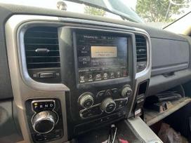Dodge RAM dalimis. 300kw 5 7 hemi porankis