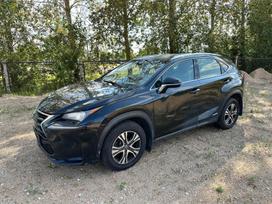 Lexus NX 300h, 2.5 l., off-road / crossover