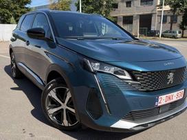 Peugeot 5008, 1.5 l., off-road / crossover