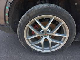 Alfa Romeo Stelvio dalimis. Automobiliai iš