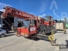 Liebherr UTM 526, kranai