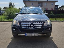 Mercedes-Benz ML300, 3.0 l., off-road / crossover