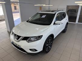 Nissan X-Trail, 1.6 l., off-road / crossover