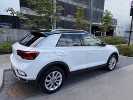 Volkswagen T-Roc, 1.5 l., off-road / crossover