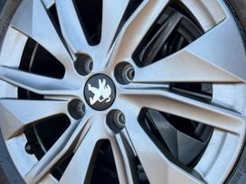 Peugeot, lengvojo lydinio, R16