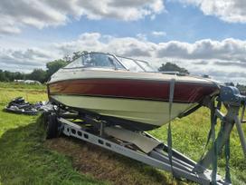 Bayliner Capri, jachtos / kateriai