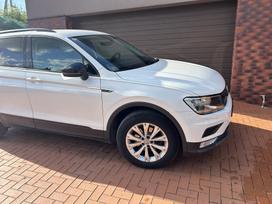 Volkswagen Tiguan, 2.0 l., Внедорожник / Кроссовер