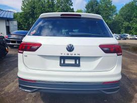 Volkswagen Tiguan, 2.0 l., Внедорожник / Кроссовер