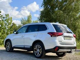 Mitsubishi Outlander, 2.3 l., off-road / crossover