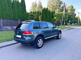 Volkswagen Touareg, 3.0 l., Внедорожник / Кроссовер