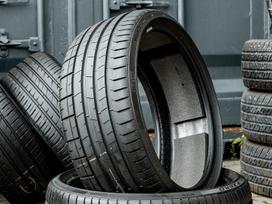 Pirelli P Zero 4 (R02), летние 255/30 R19