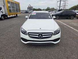 Mercedes-Benz E300, 2.0 l., Седан