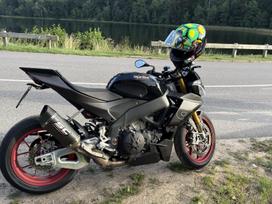 Aprilia Tuono 1100cc, street / классические