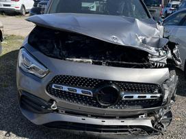 Mercedes-Benz GLA180, 2.0 l., Внедорожник / Кроссовер