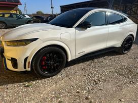 Ford Mustang Mach-E, 99 kWh, off-road / crossover
