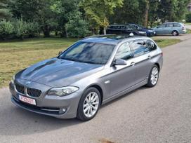 BMW 530, universalas
