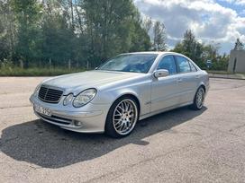 Mercedes-Benz E270, 2.7 l., Седан