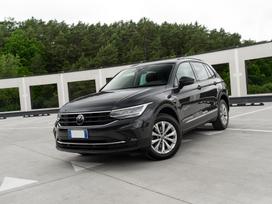 Volkswagen Tiguan, 2.0 l., Внедорожник / Кроссовер